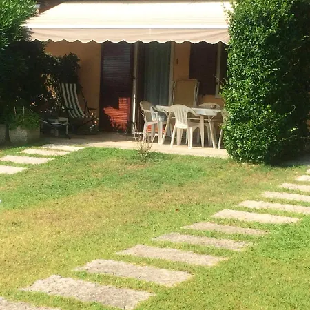 Charming In Pacengo, Garden View, 60 Sqm