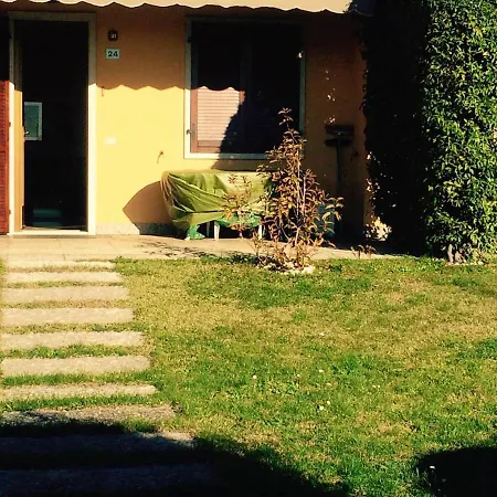 Charming In Pacengo, Garden View, 60 Sqm