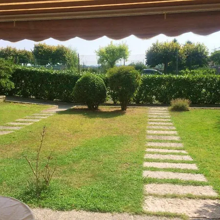 Apartmán Charming In Pacengo, Garden View, 60 Sqm