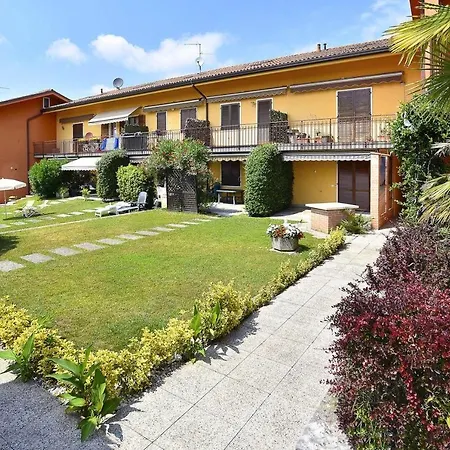 Charming In Pacengo, Garden View, 60 Sqm Apartmán