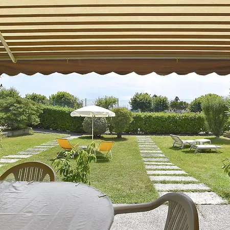 Apartment Charming In Pacengo, Garden View, 60 Sqm *