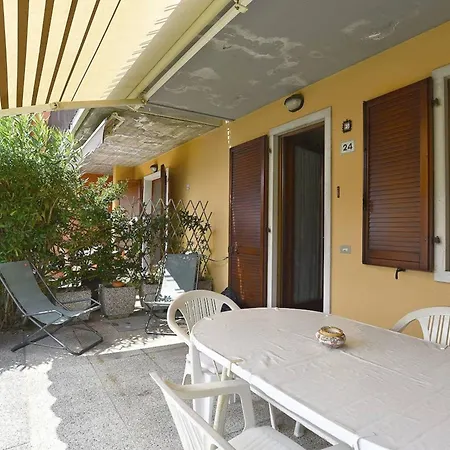 Charming In Pacengo, Garden View, 60 Sqm *