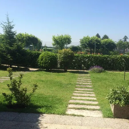 Charming In Pacengo, Garden View, 60 Sqm Apartment *