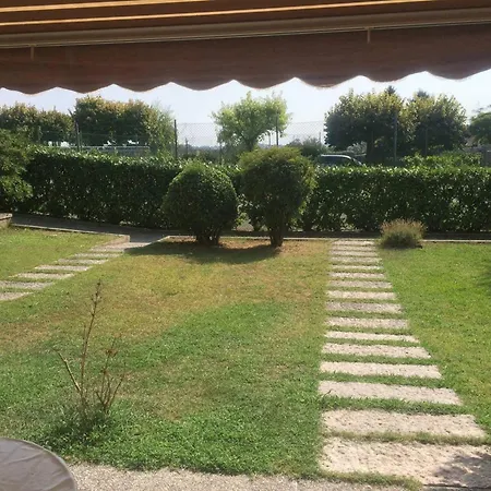 Charming In Pacengo, Garden View, 60 Sqm Apartment *