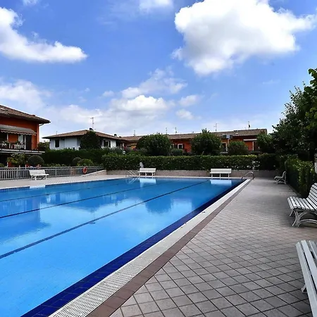 Apartment Charming In Pacengo, Garden View, 60 Sqm