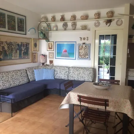 Apartment Charming In Pacengo, Garden View, 60 Sqm